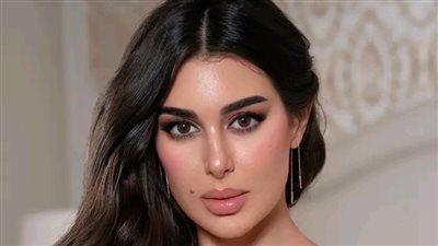 بالأبيض... ياسمين صبري ټخطف الأنظار