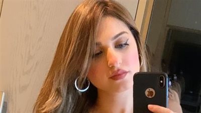 بعيدا عن الإعلام .. محاولات ياسمين عز في التمثيل والغناء 