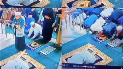 ټوفي ساجدًا..سقوط إمام مسجد في إندونيسيا أثناء أداء الصلاة