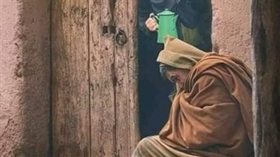 روي عن رجل انه وقع في كرب شديد وثقل عليه الدين حتى بلغ دينه خمسمائة دينار وعجز عن أدائها وكثر المطالبون بديونهم