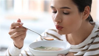 لماذا نهى النبي عن النفخ في الطعام والشراب