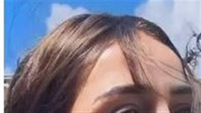 بالصور كندا حنا بإطلالة بريئة الملامح والجمهور يعلق : من يوم يومك حلوه