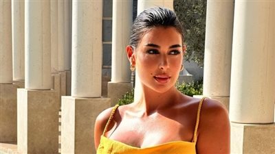 بالصور ياسمين صبري بإطلالة جديدة صفراء رائعة والجمهور يتغزل بها 
