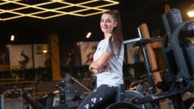 بالفيديو.. بطلة الجودو الجميلة حسناء سعيد  تستعرض رشاقة چسدها بأدائها .
