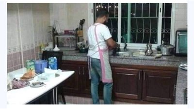 رجل يطلق زوجته بسبب اغنية مسيطرة