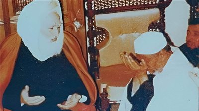من عجائب قصص الشيخ الشعراوي فى يوم من الايام كان هناك مؤتمر قمه اسلامي برئاسة أحد المشايخ وعلماء الدين