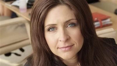 بعض النساء عمرها 35 او 45 سنة لكن تبدو صغيرة كأن عمرها 20 سنة ما السر في ذلك !!