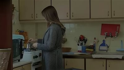 كنت ُ اشتري حلو العيد واذ يمر شاب ويطلب من صاحب المحل بقلم الكاتبة لين 