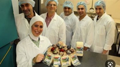شابة سورية تحول فكرة الى مشروع يدر الآف الدولارات شهرياً