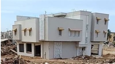 صاحب المنزل الوحيد الذي بقي صامدا ولم يتدمر في مدينة درنة