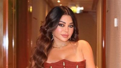 شاهد #هيفاء_وهبي تفعل حركات چريئه امام الجمهور